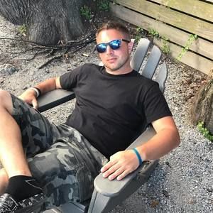 Meet your Posher, Adam